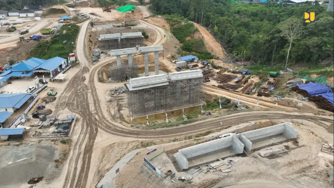 IKN Terkini! Melintasi Masa Depan - Proyek Jalan Sumbu Kebangsaan Sisi Barat di Ibu Kota Baru Nusantara